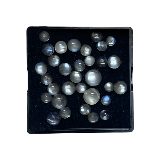 Moon stone 17.6 ct (32 pcs)